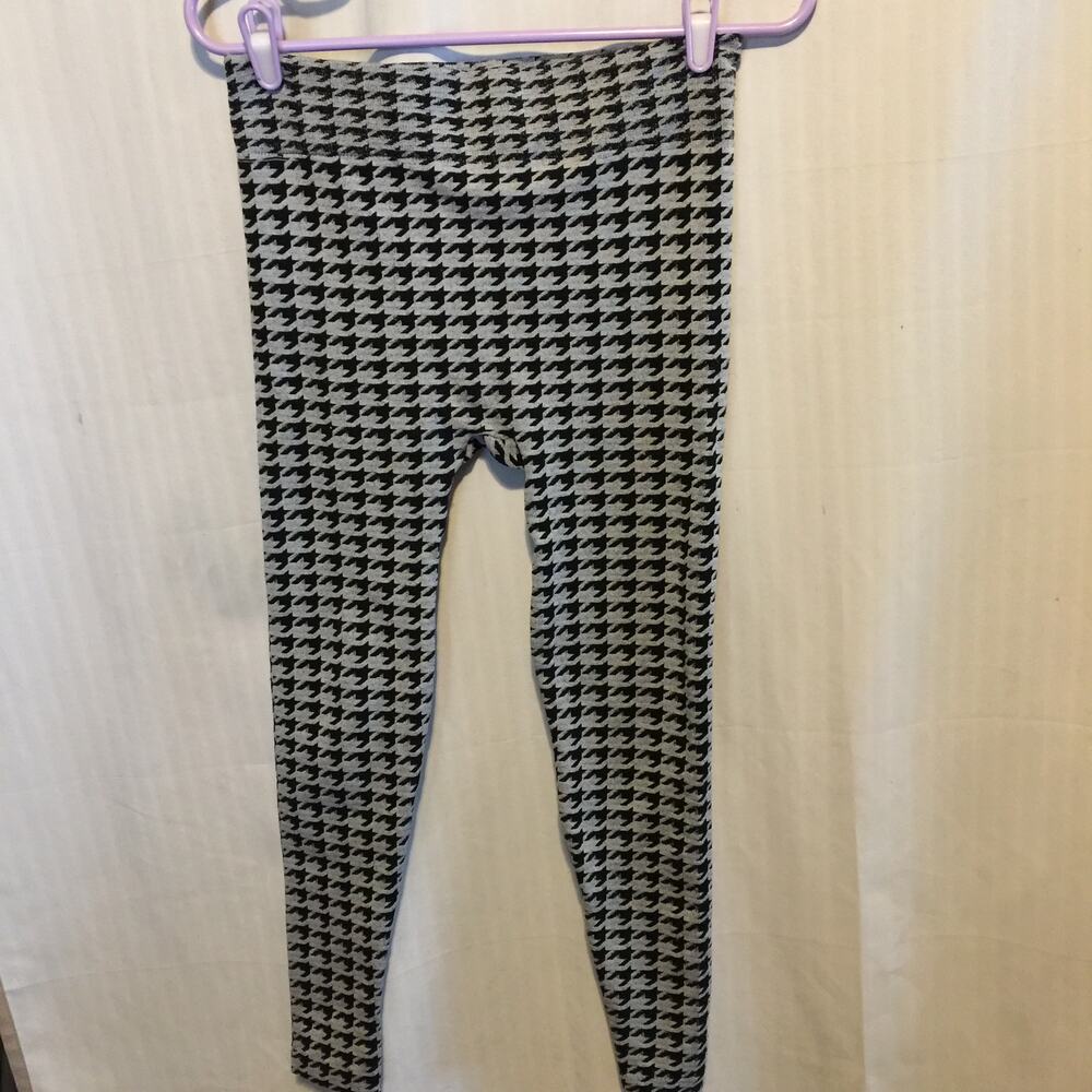 Britt's Knits Black n White Legging size M/L